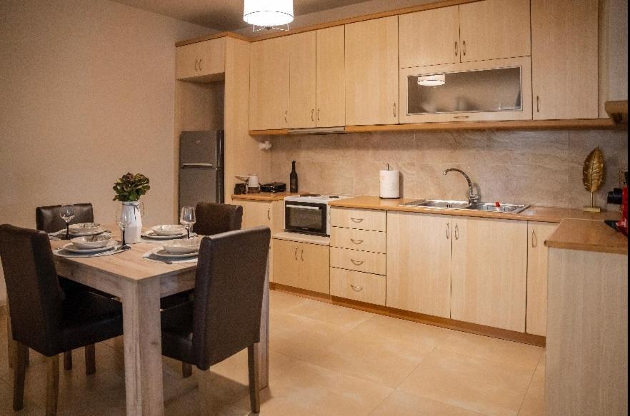 Chara'S Luxury Home Kalambaka Extérieur photo